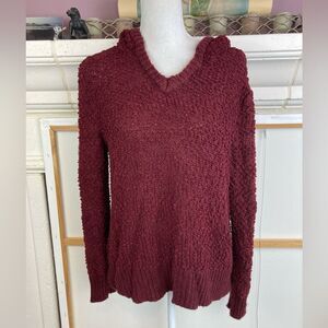 Green Tea burgundy nubby hooded sweater w/ side vents